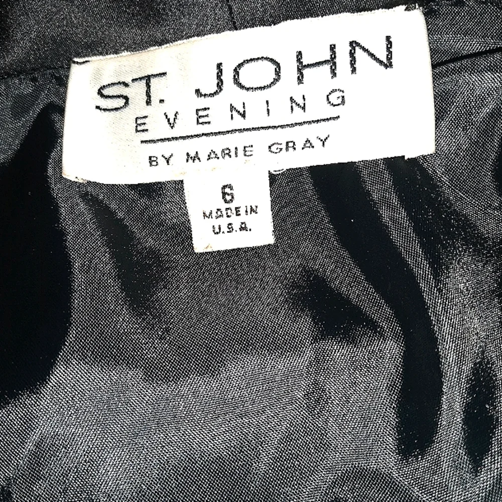 WOW! St John Evening 6 4 Black Hundreds Swarovski Crystals & Buttons Skirt Suit - Picture 9 of 13